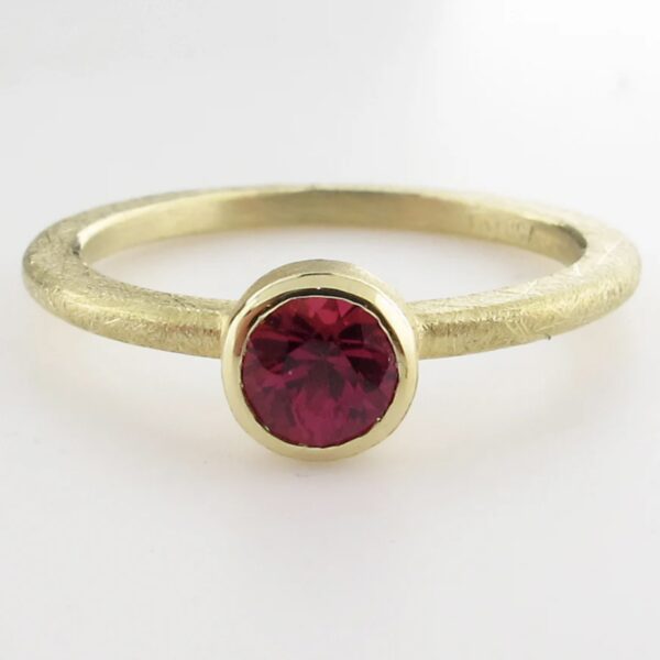 Round Red/Orange Sapphire Stack Ring | Barbara Heinrich