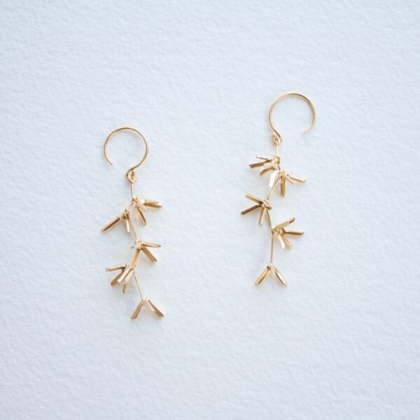 Small Flower Earrings (5 Flowers) - Garland, Gold | Misaki Sano