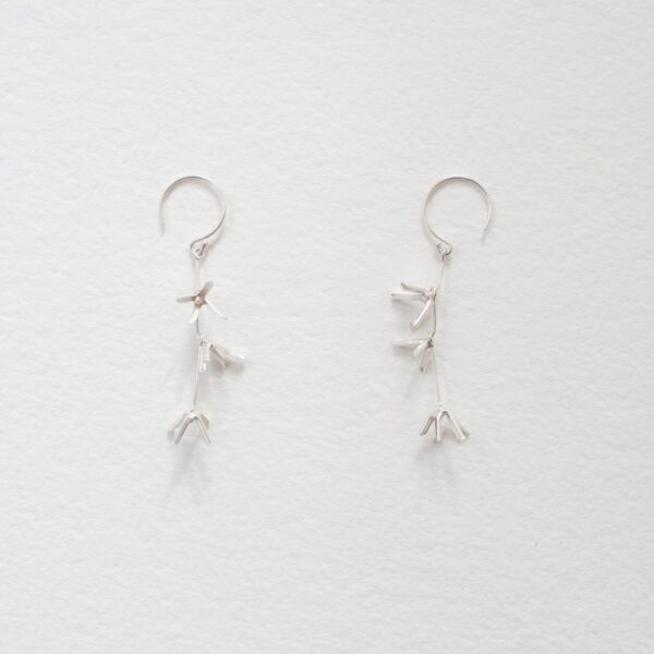 Small Flower Earrings (3 Flowers) - Silver | Misaki Sano