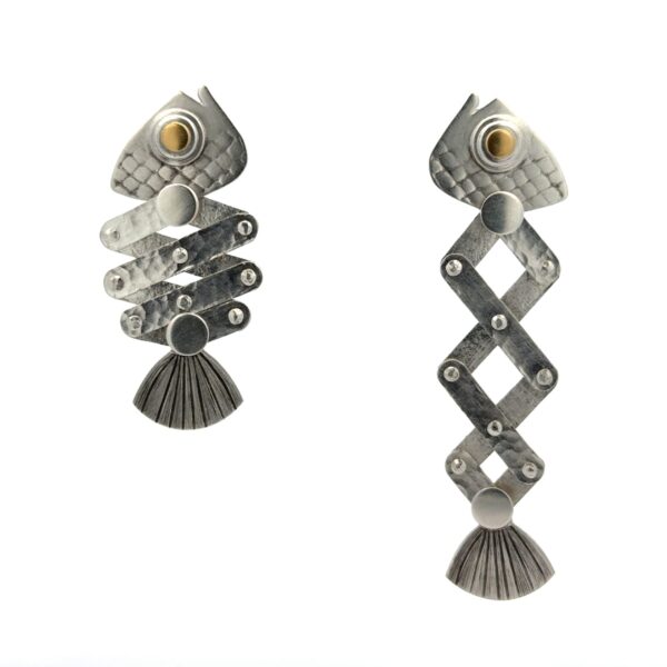 Medium fish fan earrings | Yuri Tozuka