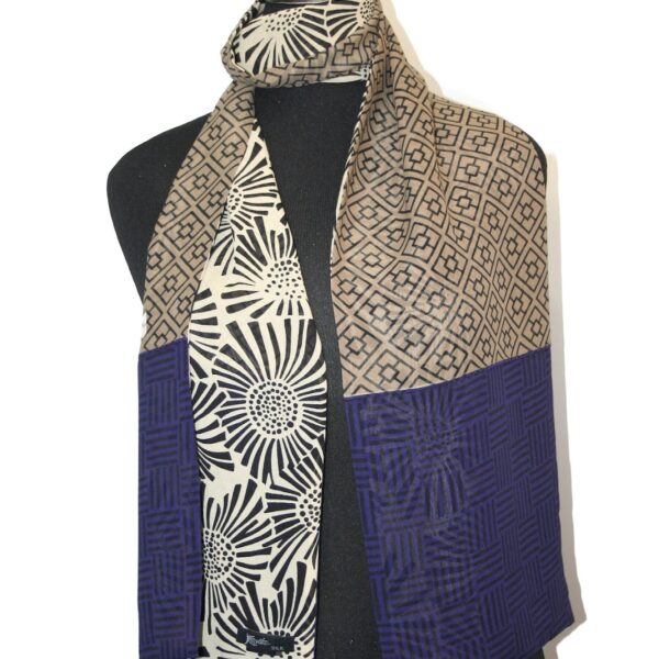 Swirl Crepe Scarf | Kavita Singh